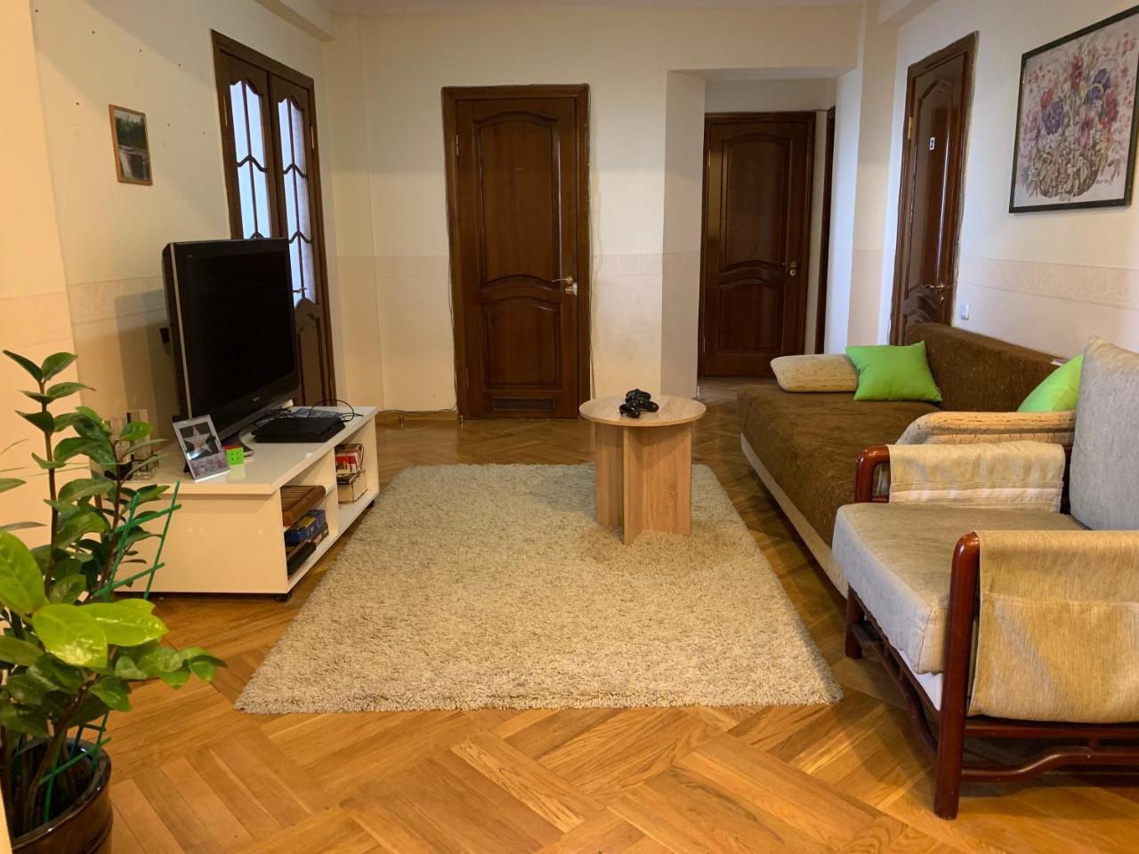 A Pousada West Point Capsule Almaty Exterior foto