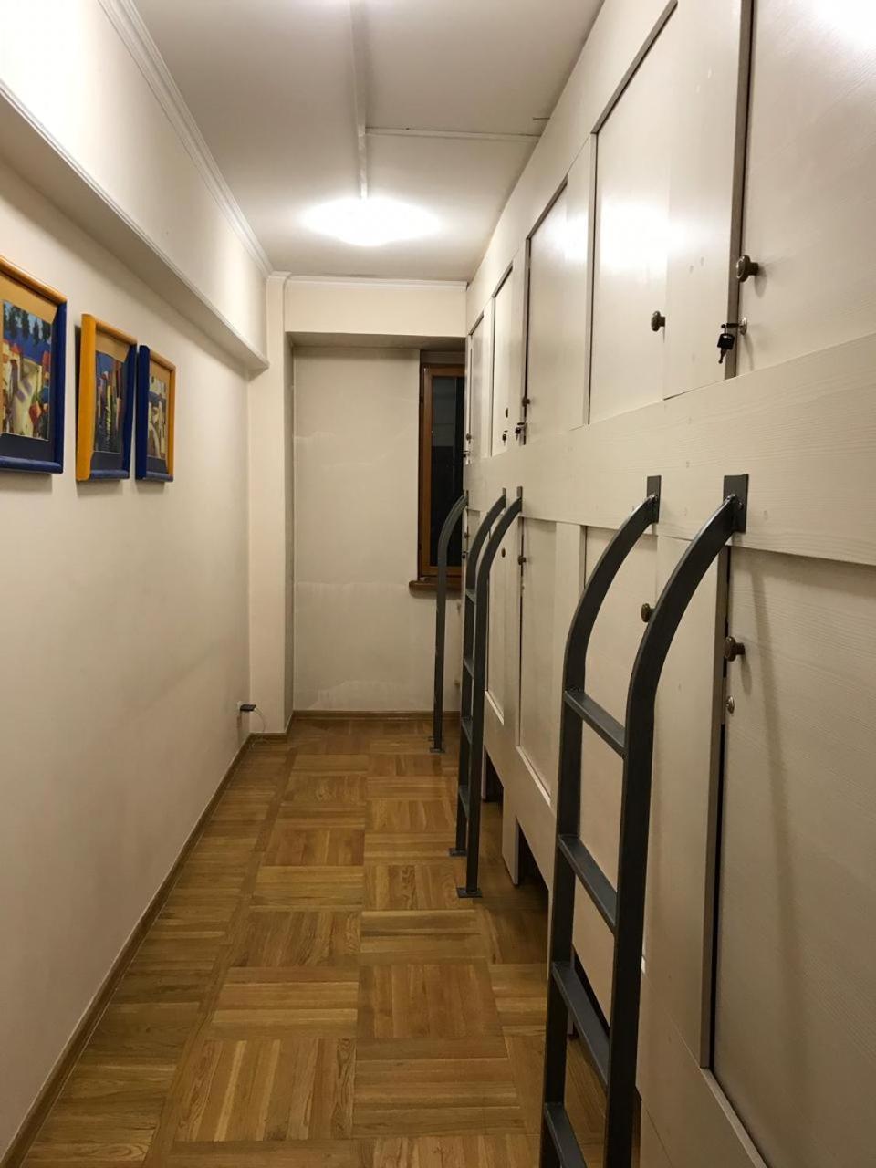 A Pousada West Point Capsule Almaty Exterior foto