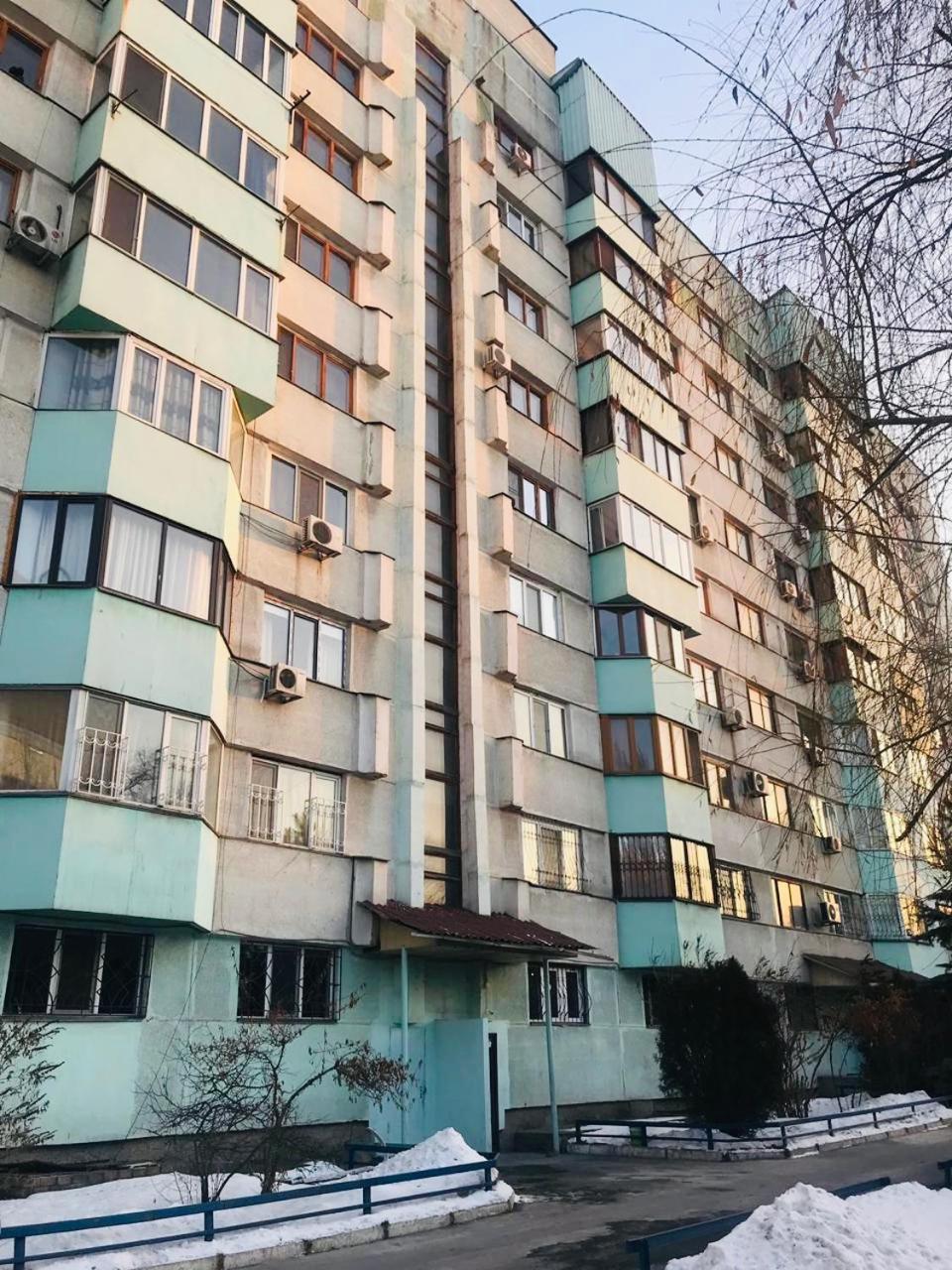 A Pousada West Point Capsule Almaty Exterior foto