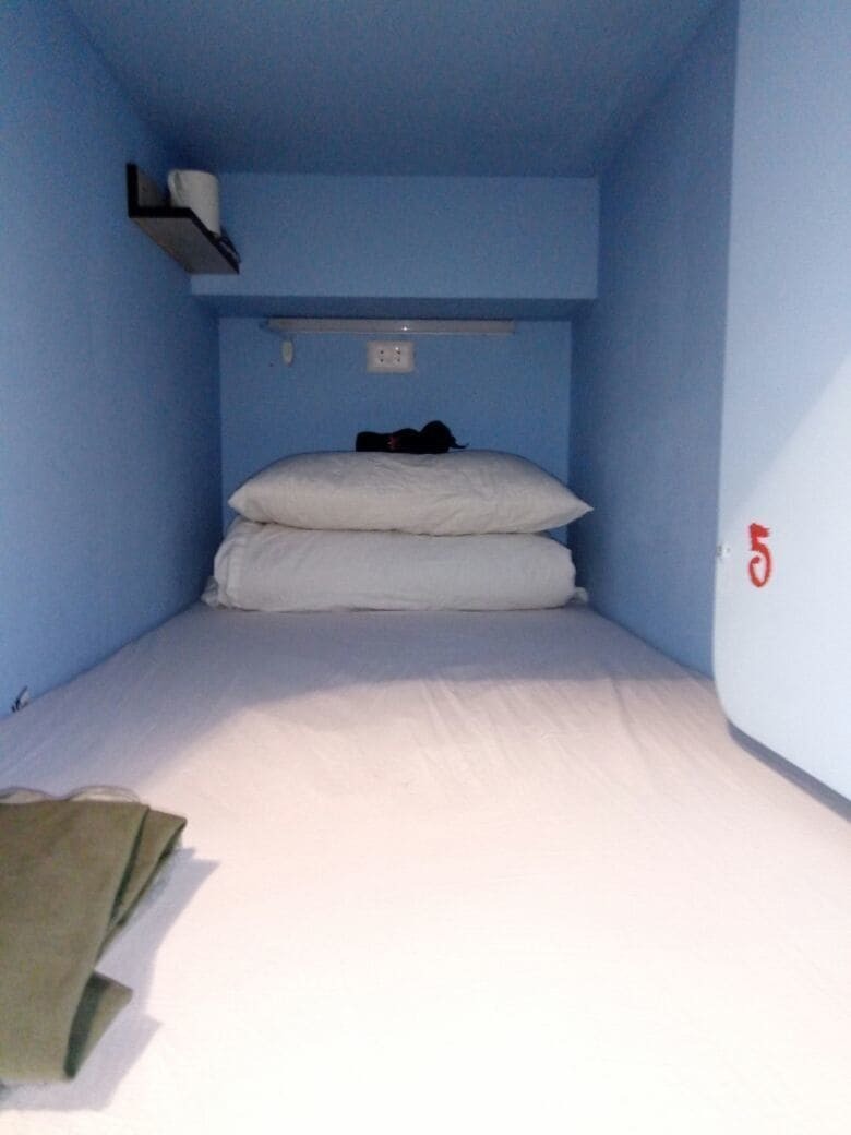 A Pousada West Point Capsule Almaty Exterior foto